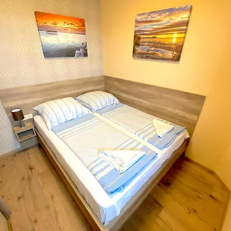 Unio Vendeghaz 3 ゲストハウス