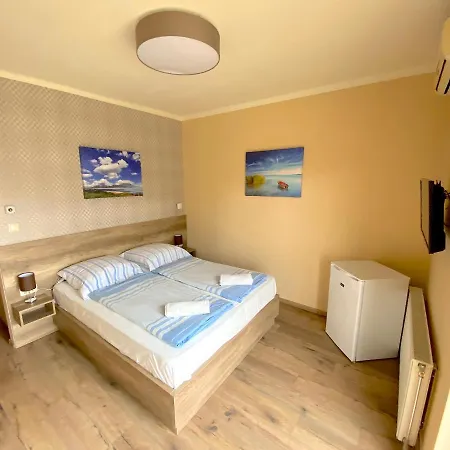 Unio Vendeghaz 3 ゲストハウス