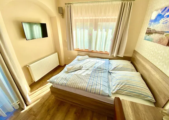 Unio Vendeghaz 3 Pensjonat 4*